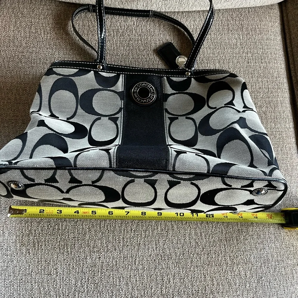 Authentic Coach Handbag - Picture 7 of 9
